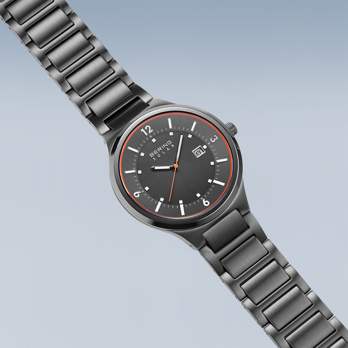 Bering Herrenuhr 14442-777 Solar Titan Grau Orange Edelstahlarmband Datum