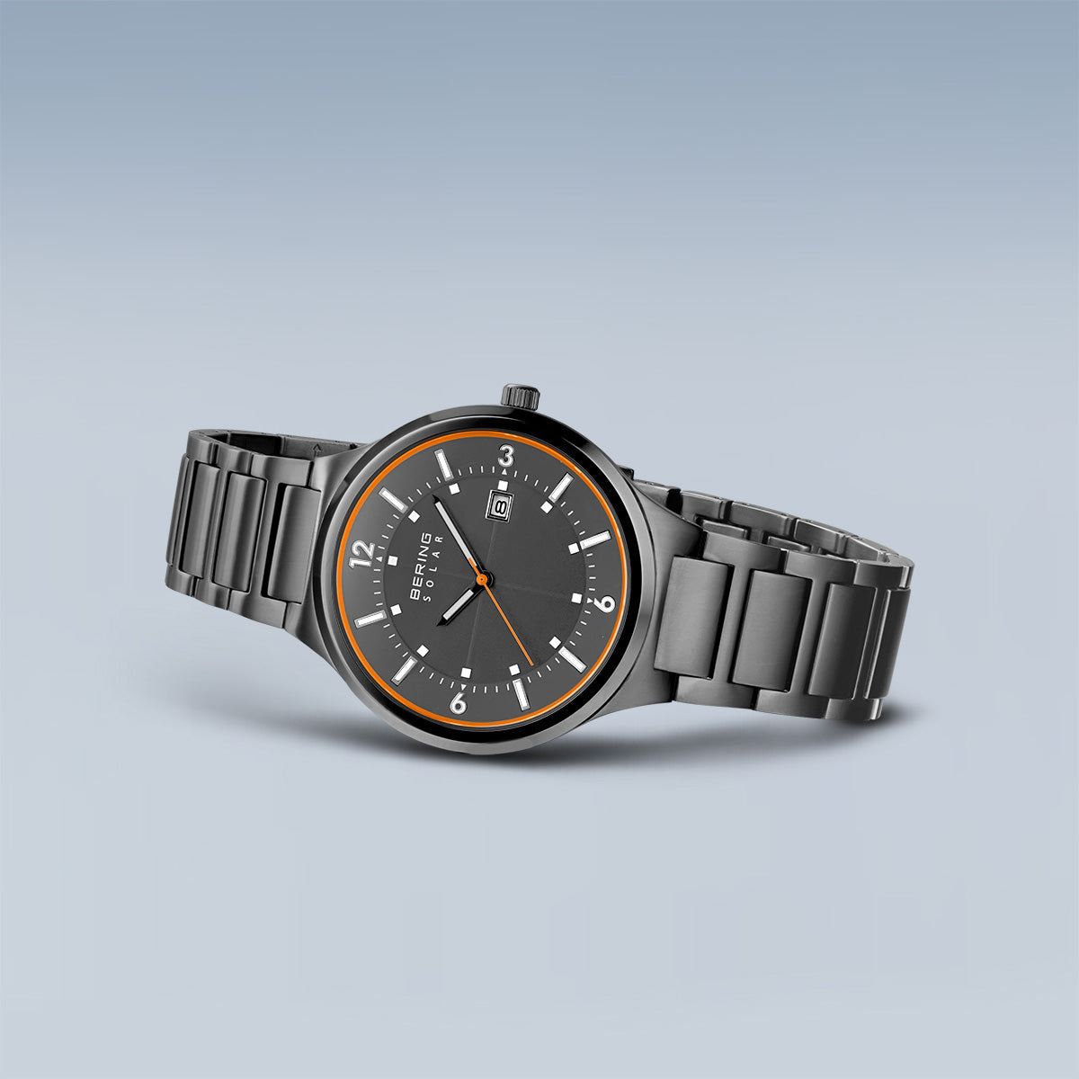 Bering Herrenuhr 14442-777 Solar Titan Grau Orange Edelstahlarmband Datum