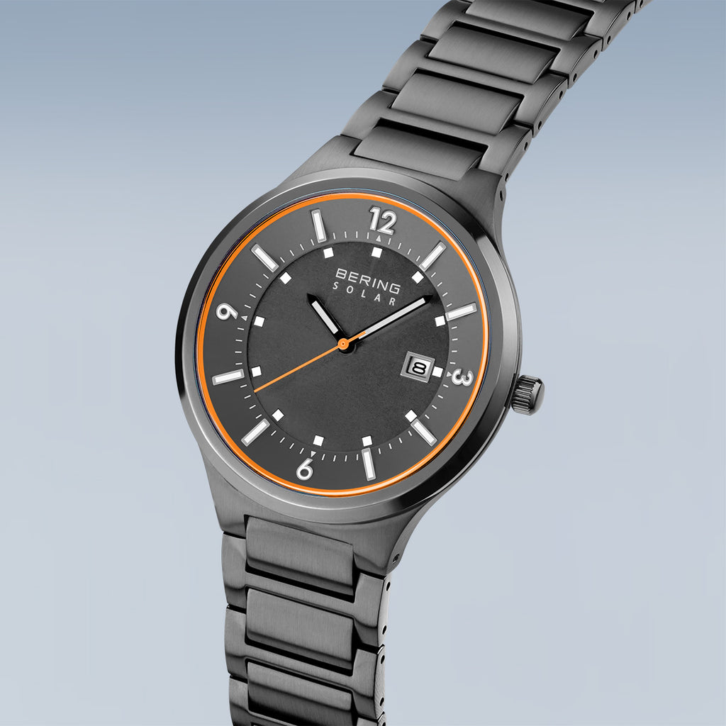 Bering Herrenuhr 14442-777 Solar Titan Grau Orange Edelstahlarmband Datum