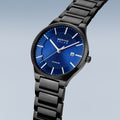 Bering Herrenuhr 15239-727 Solar Titan Schwarz Blau ultraleicht