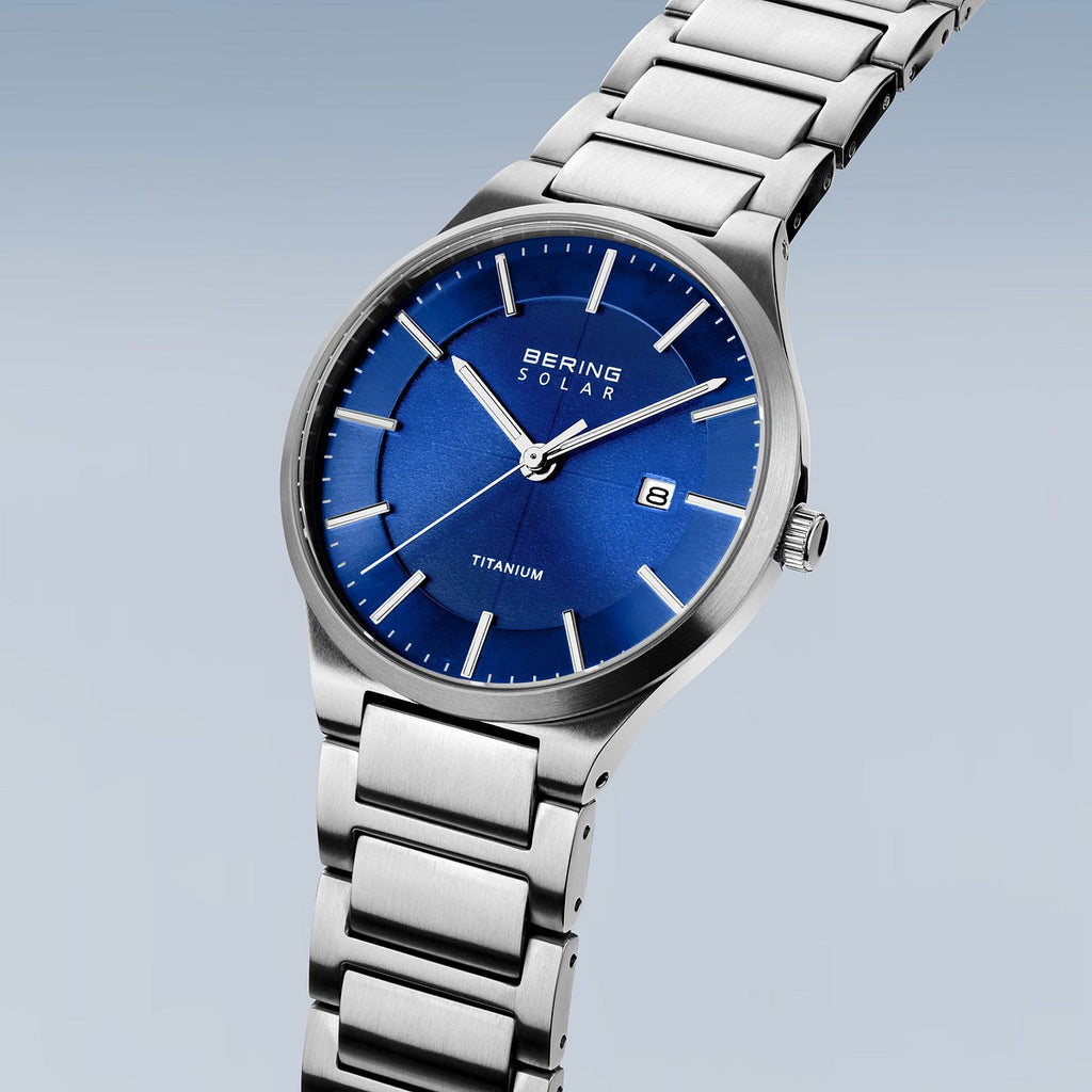 Bering Herrenuhr 15239-777 Solar Titan Silber Blau ultraleicht