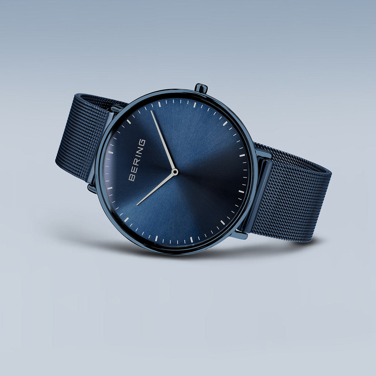 Bering Herrenuhr 15739-397 Blau Edelstahl Armbanduhr mit Milanaiseband skandinavisches Design