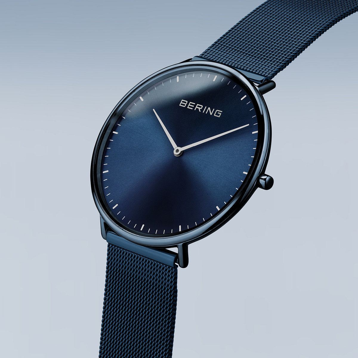 Bering Herrenuhr 15739-397 Blau Edelstahl Armbanduhr mit Milanaiseband skandinavisches Design
