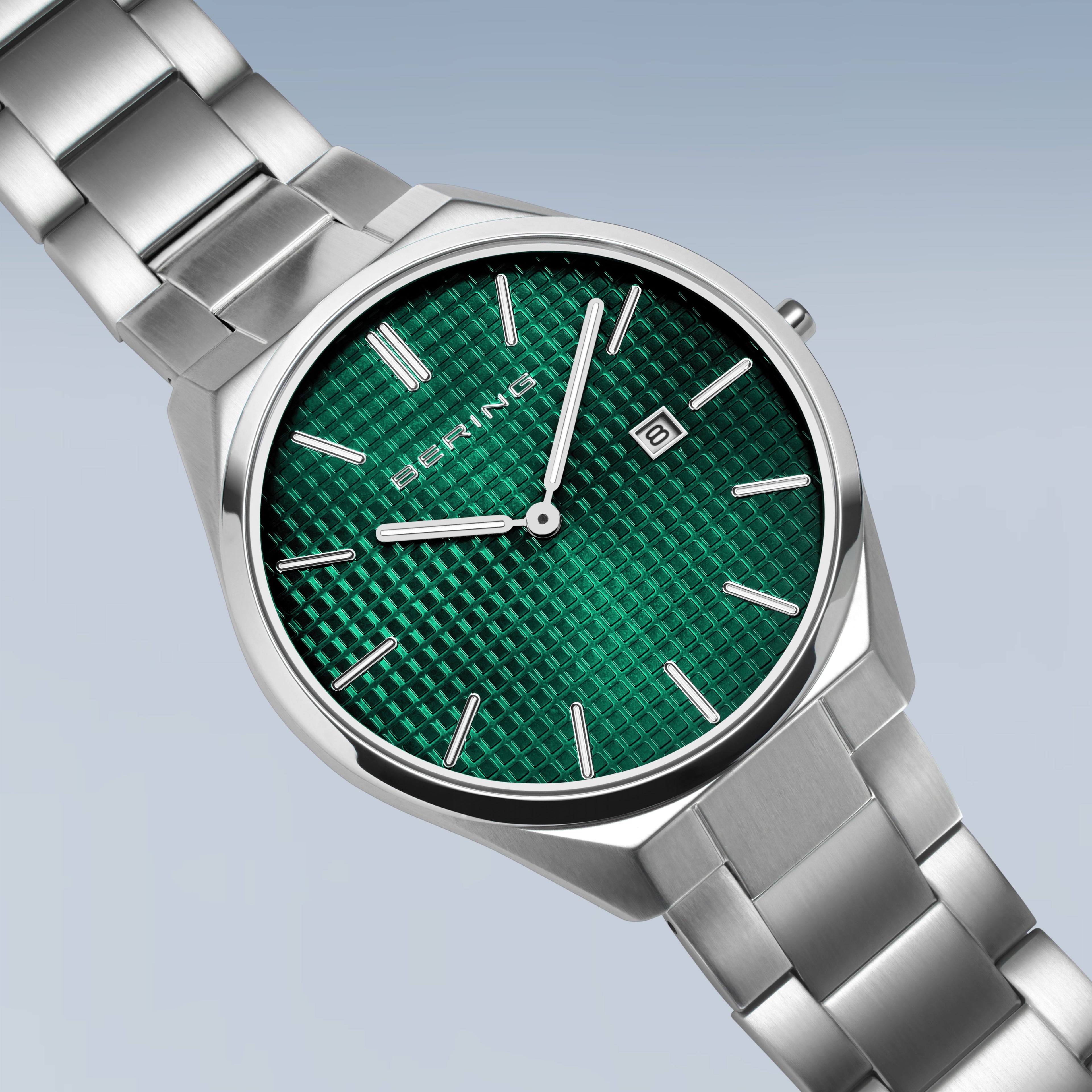 Bering Herrenuhr 17240-708 Edelstahl Silber Grün Gliederarmband modern