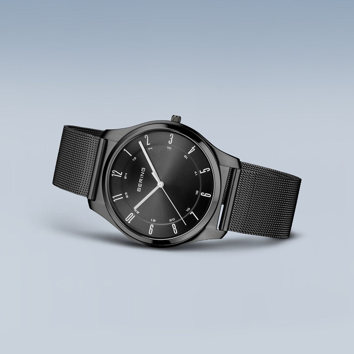 Bering Herrenuhr 18340-222 Titan Grau Mesh modern ultraleicht