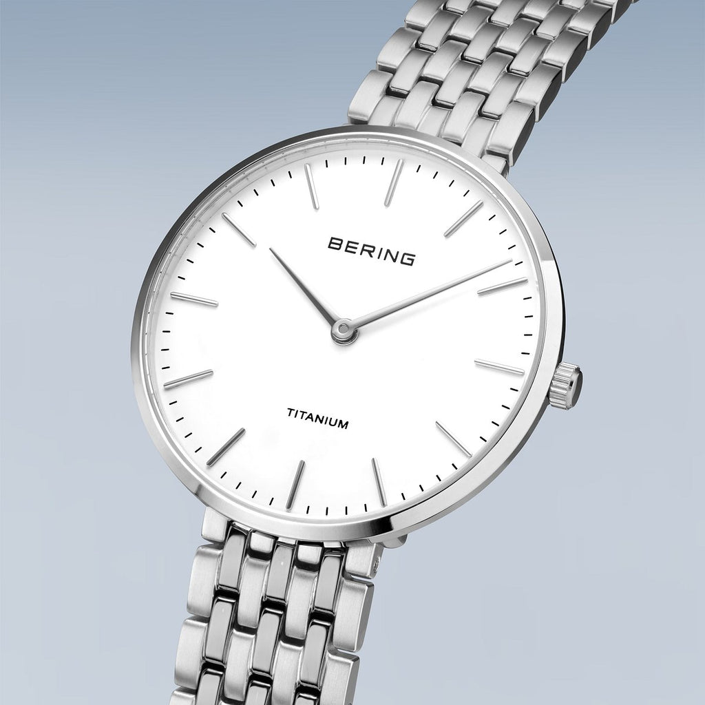 Bering Damenuhr 19334-004 Titan Silber Weiß ultraflach elegant